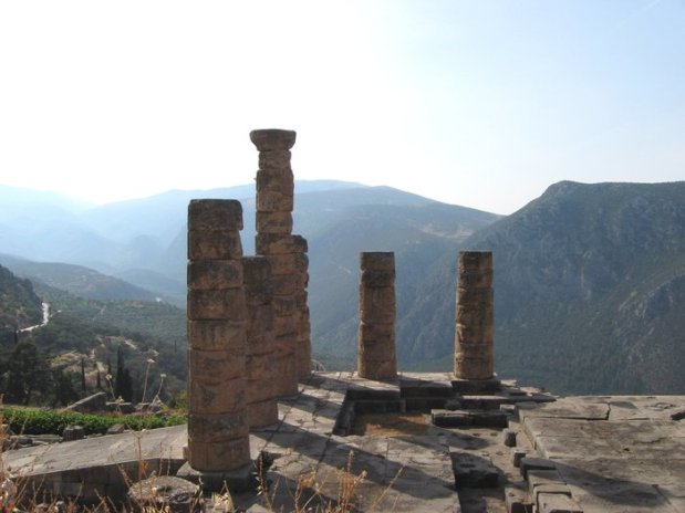 temple-of-apollo-in-delphi-greece_700x700_q85